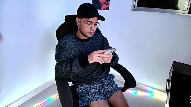 Snapshot of MaverickDrift chatting on December 2025 11:42:02 PM MaverickDrift online show from December 2025 11:42:02 PM