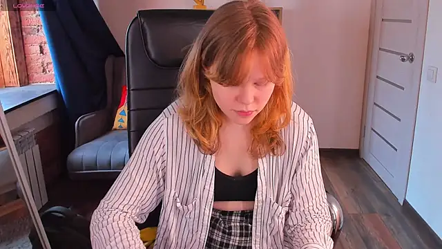 Snapshot of Soft_Flame chatting on April 2026 10:53:02 AM Soft Flame online show from April 2026 10:53:02 AM