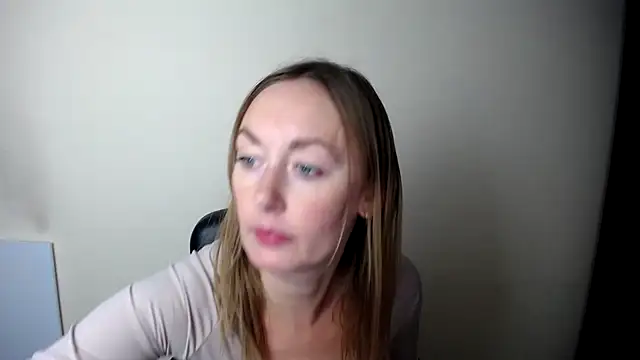 Snapshot of LiaSeass_ chatting on December 2025 02:33:01 PM LiaSeass online show from December 2025 02:33:01 PM