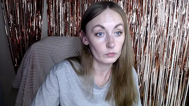 LiaSeass  online show from July 2026 12:23:01 PM