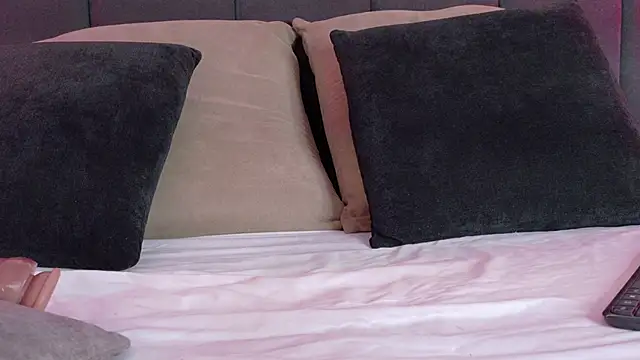 Snapshot of luna_blannco chatting on January 2026 05:27:02 PM luna blannco online show from January 2026 05:27:02 PM