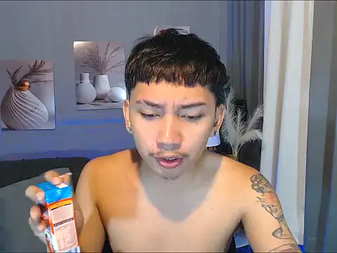 Snapshot of dylan_hardfucker chatting on March 2026 01:48:02 PM dylan hardfucker online show from March 2026 01:48:02 PM