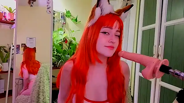 Snapshot of LittleFoxHole chatting on April 2026 01:04:01 AM LittleFoxHole online show from April 2026 01:04:01 AM