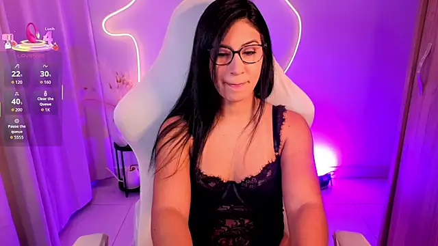 Snapshot of chloebum_ chatting on April 2026 10:57:02 AM chloebum online show from April 2026 10:57:02 AM