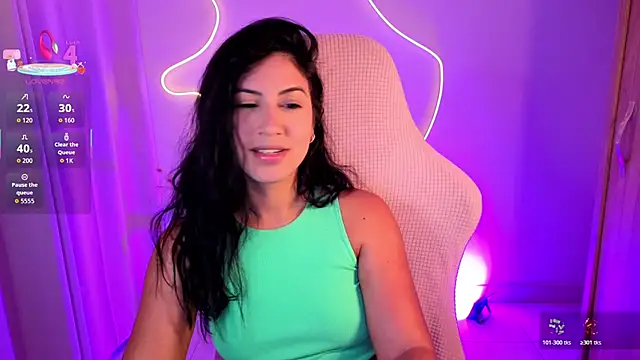Snapshot of chloebum_ chatting on April 2026 11:05:01 AM chloebum online show from April 2026 11:05:01 AM