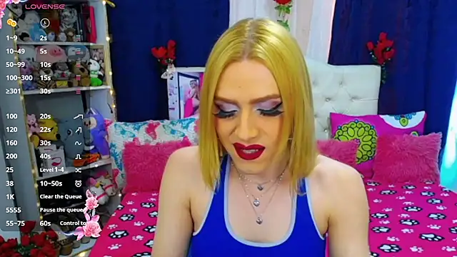 Snapshot of golden_girl01 chatting on July 2026 07:07:02 PM golden girl01 online show from July 2026 07:07:02 PM