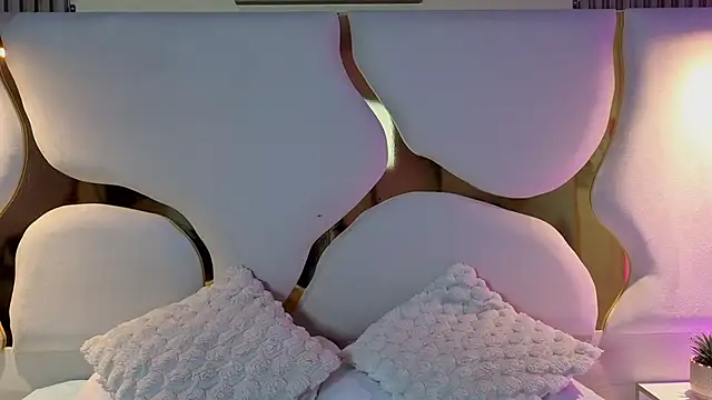 lunajones   online show from December 2025 08:46:01 PM