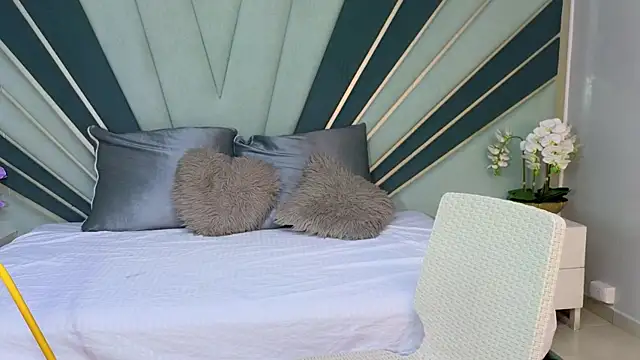 Snapshot of DulceeEsmeralda chatting on March 2026 01:17:01 PM DulceeEsmeralda online show from March 2026 01:17:01 PM