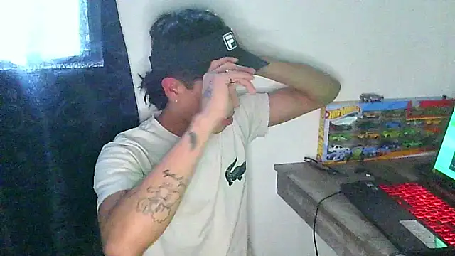 Snapshot of Glen_connor_11 chatting on December 2025 09:44:02 PM Glen connor 11 online show from December 2025 09:44:02 PM