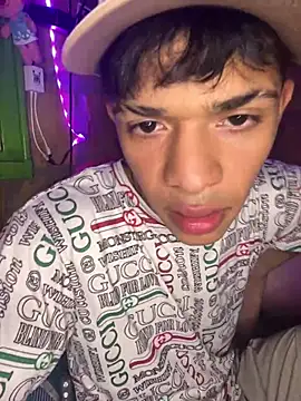 Snapshot of Glen_connor_11 chatting on April 2026 12:13:01 AM Glen connor 11 online show from April 2026 12:13:01 AM