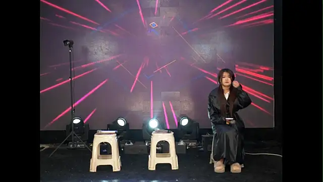 Snapshot of Xiaomei668 chatting on December 2025 12:53:02 PM Xiaomei668 online show from December 2025 12:53:02 PM