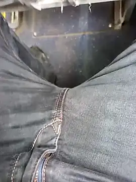 strongtits online show from December 2025 12:43:01 PM