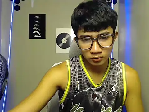 Snapshot of Ur_hottestjonny chatting on July 2026 11:03:01 AM Ur hottestjonny online show from July 2026 11:03:01 AM