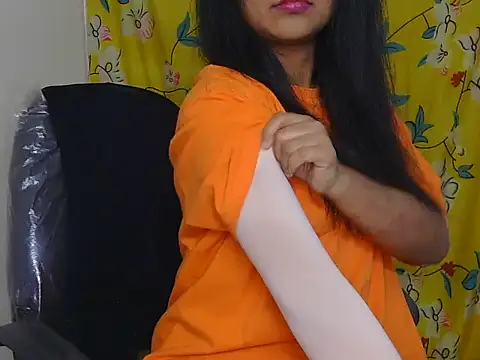 Snapshot of Cristina_love69 chatting on April 2026 12:39:02 PM Cristina love69 online show from April 2026 12:39:02 PM