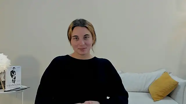 Snapshot of VeniceMostrom chatting on December 2025 01:16:02 PM VeniceMostrom online show from December 2025 01:16:02 PM