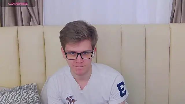 Snapshot of NickJohnas chatting on January 2026 09:33:02 AM NickJohnas online show from January 2026 09:33:02 AM