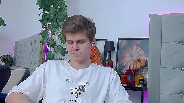 Snapshot of NickJohnas chatting on February 2026 12:33:01 PM NickJohnas online show from February 2026 12:33:01 PM