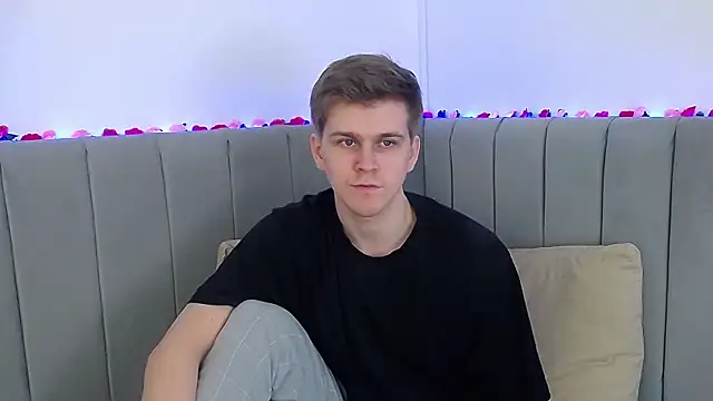 Snapshot of NickJohnas chatting on February 2026 12:30:02 PM NickJohnas online show from February 2026 12:30:02 PM