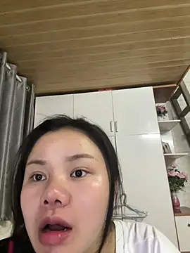 Snapshot of leo-kitty chatting on April 2026 01:19:01 PM leo-kitty online show from April 2026 01:19:01 PM