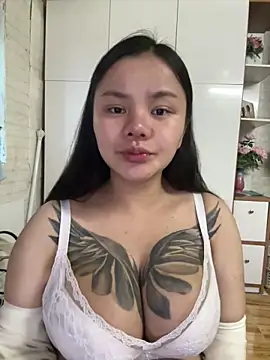 Snapshot of leo-kitty chatting on April 2026 07:44:02 AM leo-kitty online show from April 2026 07:44:02 AM