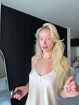 Snapshot of SunnyShiney chatting on March 2026 08:51:01 AM SunnyShiney online show from March 2026 08:51:01 AM