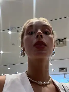 Snapshot of SunnyShiney chatting on March 2026 12:54:01 PM SunnyShiney online show from March 2026 12:54:01 PM