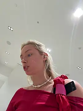 Snapshot of SunnyShiney chatting on April 2026 01:34:01 PM SunnyShiney online show from April 2026 01:34:01 PM