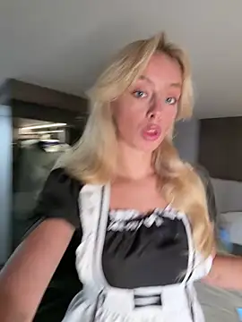 Snapshot of SunnyShiney chatting on April 2026 02:04:02 PM SunnyShiney online show from April 2026 02:04:02 PM