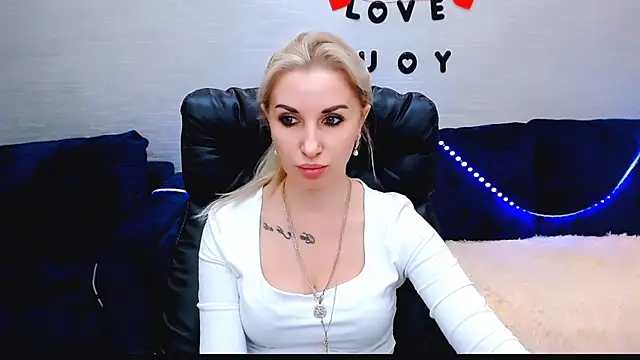 Hanna--Sweet online show from December 2025 10:33:01 AM