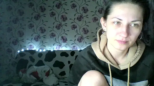 nika smily online show from December 2025 10:04:01 PM