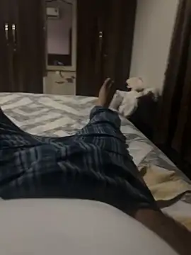 Night outcam online show from February 2026 06:14:01 PM