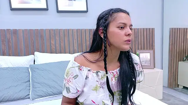 Mia Bellefort online show from March 2026 07:53:02 PM