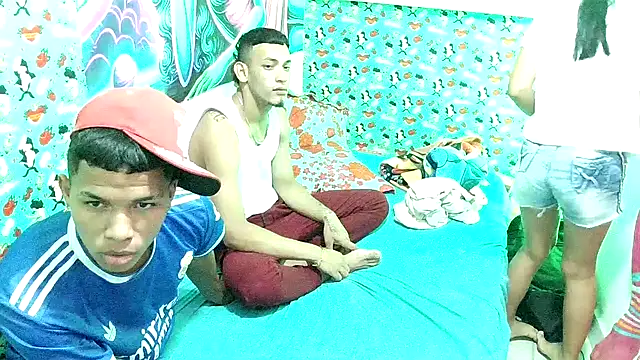 Snapshot of twobigscock23 chatting on April 2026 12:46:02 AM twobigscock23 online show from April 2026 12:46:02 AM