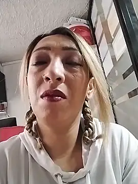 Snapshot of DanaMontana chatting on April 2026 01:26:01 PM DanaMontana online show from April 2026 01:26:01 PM