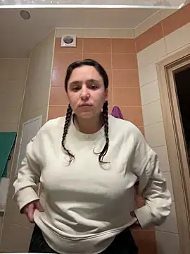 Snapshot of luisa_evans chatting on December 2025 12:26:01 AM luisa evans online show from December 2025 12:26:01 AM