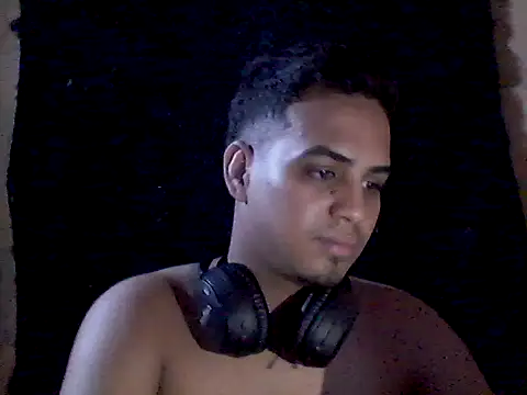 Snapshot of The_boysexy chatting on May 2026 04:41:02 AM The boysexy online show from May 2026 04:41:02 AM