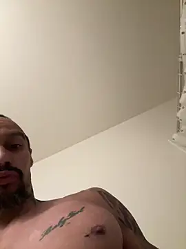 Snapshot of faces818 chatting on April 2026 04:15:01 PM faces818 online show from April 2026 04:15:01 PM