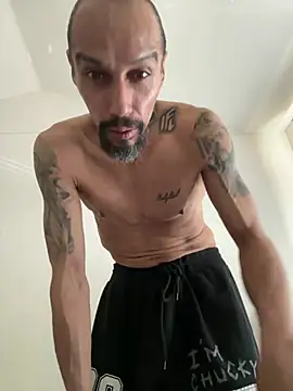 Snapshot of faces818 chatting on April 2026 06:05:02 PM faces818 online show from April 2026 06:05:02 PM