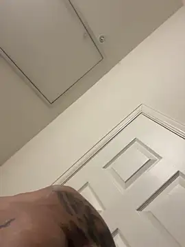 Snapshot of faces818 chatting on April 2026 06:44:01 AM faces818 online show from April 2026 06:44:01 AM