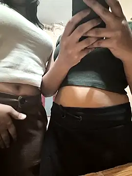 Snapshot of Aarudarling0 chatting on December 2025 09:53:01 PM Aarudarling0 online show from December 2025 09:53:01 PM