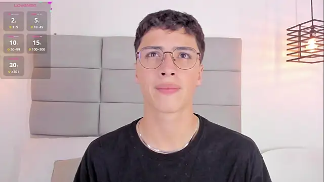 JoshClaarktt online show from April 2026 04:01:01 AM