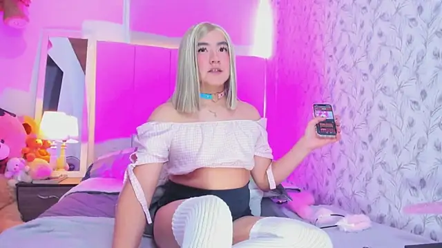 Snapshot of TaylorSweetI chatting on February 2026 06:37:02 PM TaylorSweetI online show from February 2026 06:37:02 PM