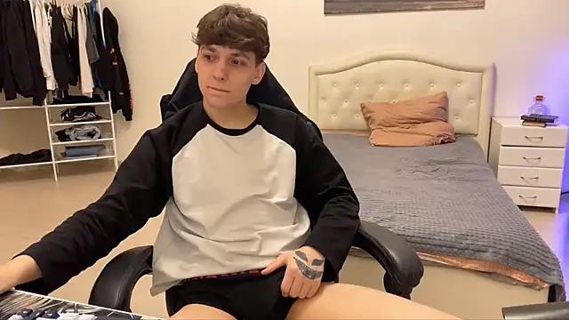 Matthew  Cooper online show from December 2025 08:15:02 PM