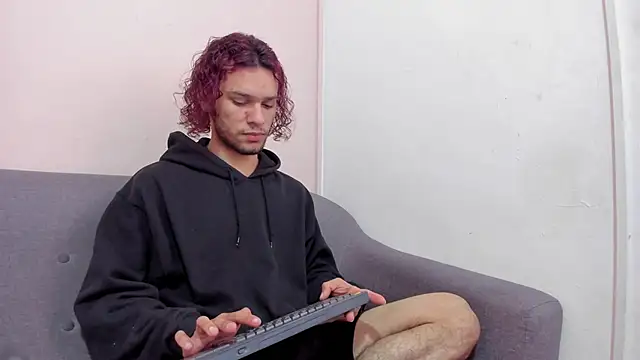 TAYSON SCOTT online show from February 2026 01:07:02 PM