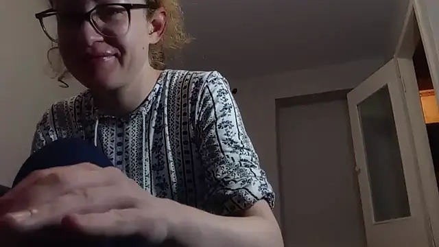 Snapshot of Alice_newhome chatting on April 2026 07:53:01 PM Alice newhome online show from April 2026 07:53:01 PM