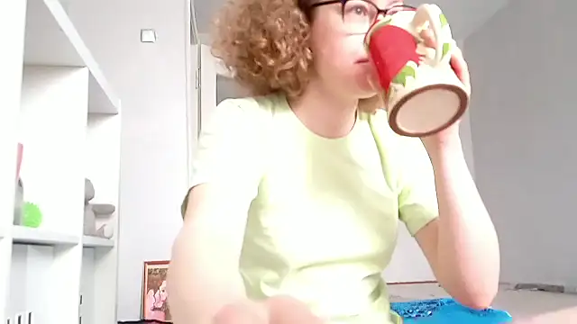 Snapshot of Alice_newhome chatting on April 2026 06:07:02 AM Alice newhome online show from April 2026 06:07:02 AM