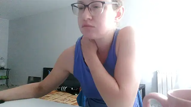 Snapshot of Alice_newhome chatting on July 2026 06:04:02 AM Alice newhome online show from July 2026 06:04:02 AM