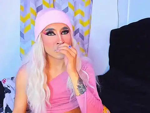 Snapshot of georgiina_giio chatting on March 2026 07:47:01 AM georgiina giio online show from March 2026 07:47:01 AM