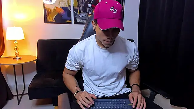 Dustyn Michelle1 online show from February 2026 06:34:02 PM