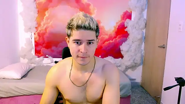 Snapshot of RayanLynxx chatting on December 2025 07:18:01 PM RayanLynxx online show from December 2025 07:18:01 PM